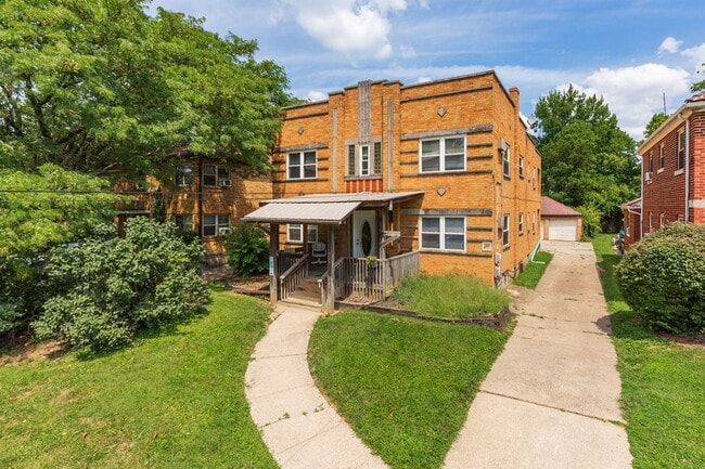 Building Photo - 1672 Llanfair Ave Unit 3
