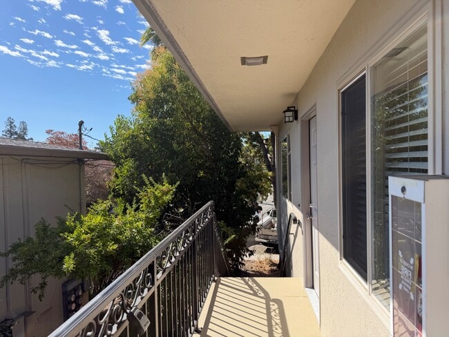 130 Village Ct