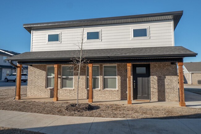 Photo - 2 Bedroom 2 Baths, close to UofA!!