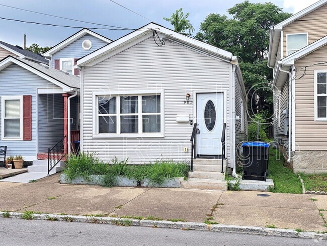 Building Photo - 905 E Madison St Rental