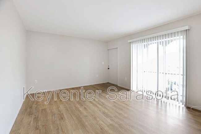 Photo - 2304 Ringling Blvd