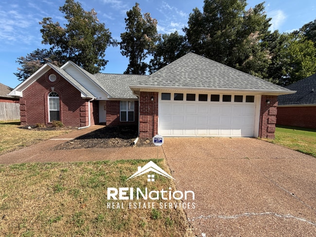 Building Photo - MUST SEE! 3BR/2BA | Vaulted Ceilings & Fireplace |
