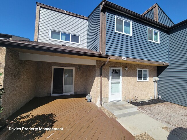 Photo - 128 Kaskitayo Ct NW