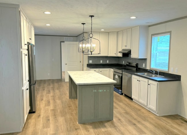 Photo - 7145 S Meridian St