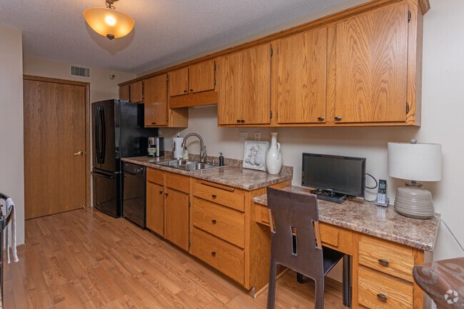 2BR, 2BA, Den - 2,237SF