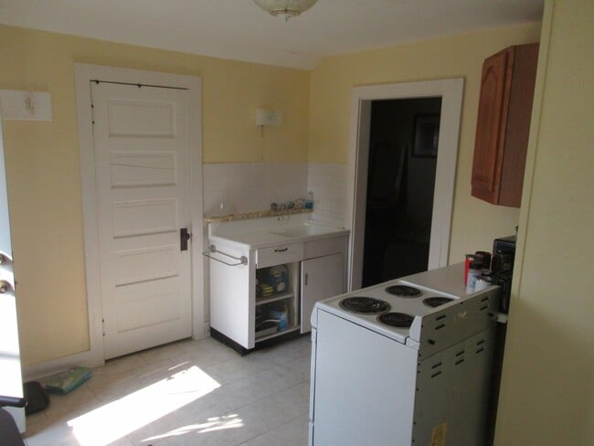 501 3rd Ave NE Unit 2