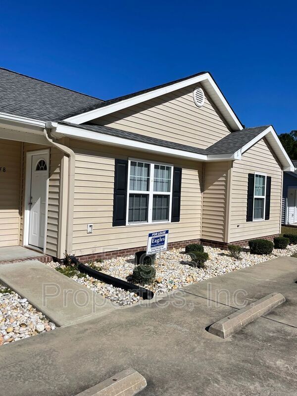 Building Photo - 2718 Hatteras Dr