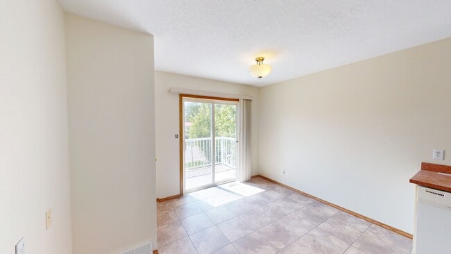9318 B-93106 106 Ave.