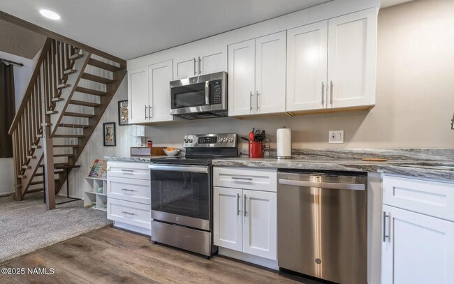 Photo - 2747 N Fairview Dr