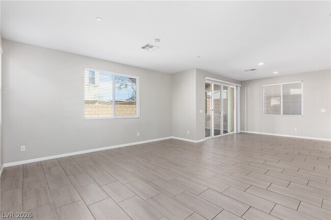 Photo - 204 Rondeau Ave