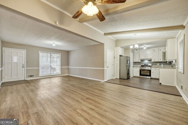 Photo - 642 Simone Way