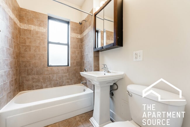 Photo - 627 W Melrose St Unit 2