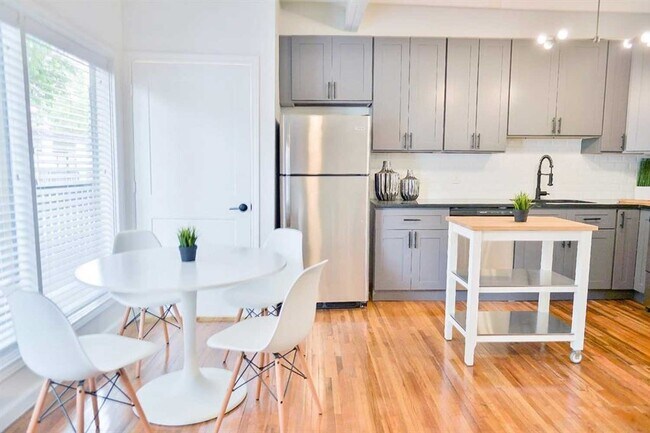 219 Marshall St Unit 114