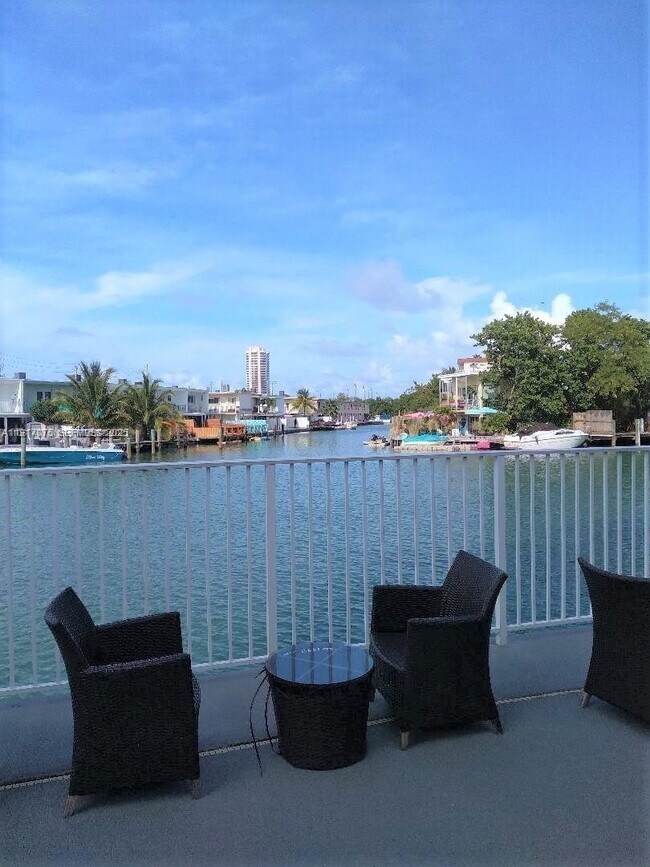 Photo - 7133 Bay Dr Unit 805