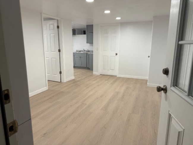 Photo - 6 Depot Hill Rd