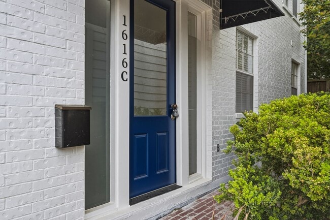 Building Photo - 1616 Kipling St Unit C