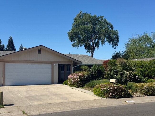 Building Photo - Remodeled 3 bedroom 2 bath home in Citrus Heights