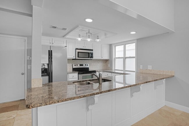 Photo - 319 L'Atrium Dr