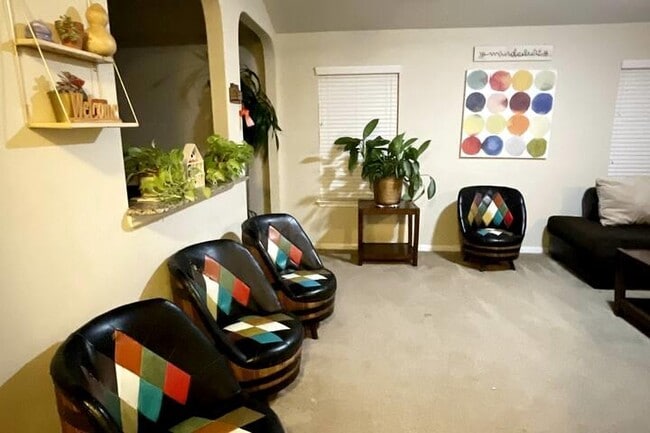 Photo - 1610 Windridge Dr