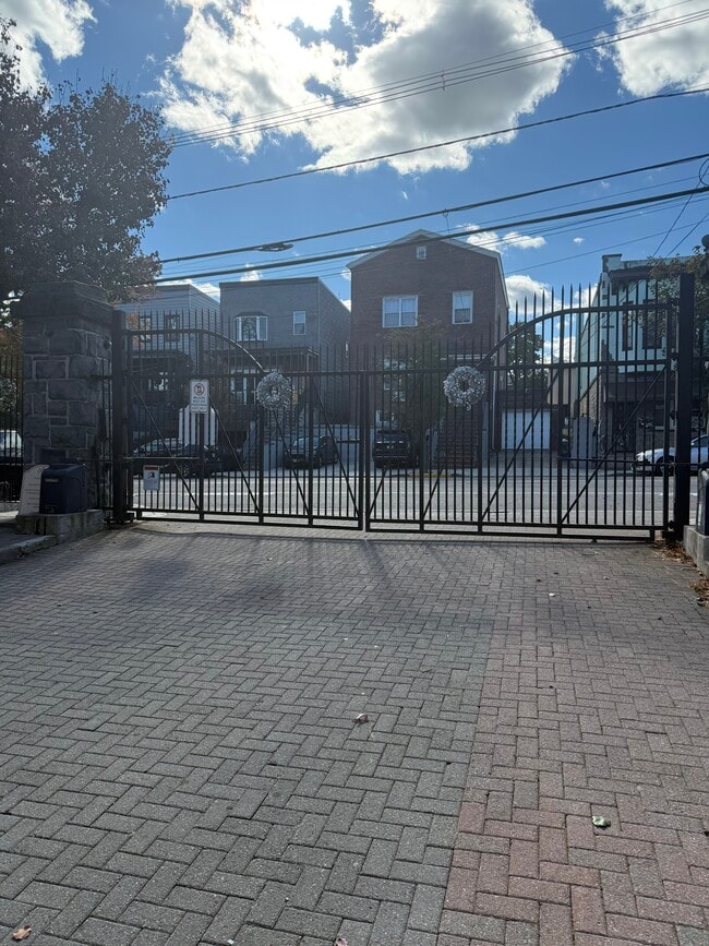 Building Photo - 304 Saint Michaels Walk Unit 304