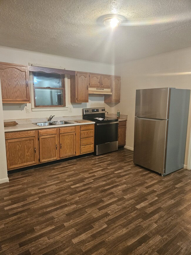 Building Photo - 148 Edgewater Rd Rental