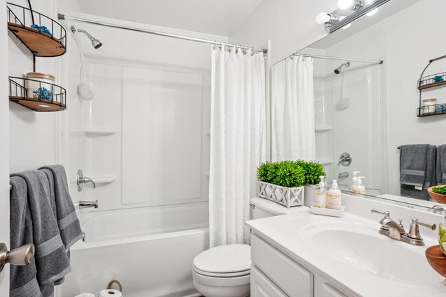 One Bedroom - Bathroom - Arbors Apartments