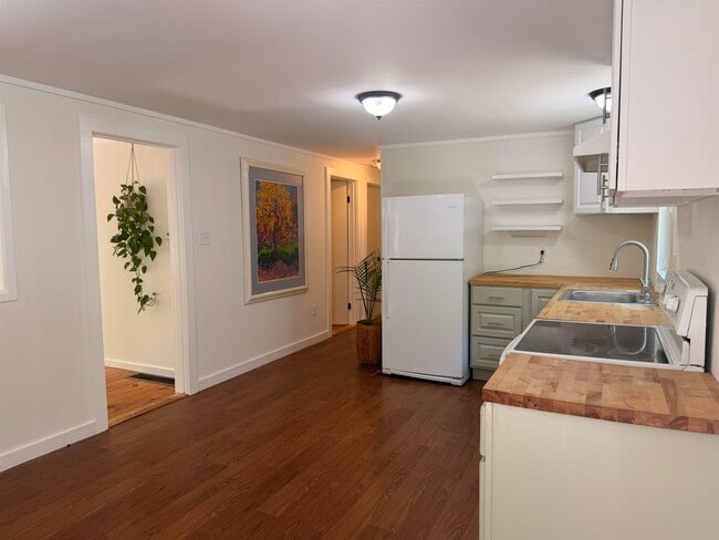 Photo - 102 Roberts Rd