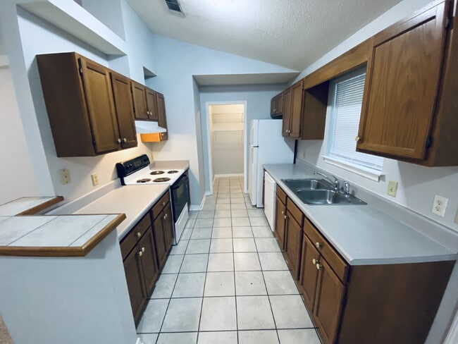 Photo - Fantastic location! This end unit offers t... Unit B
