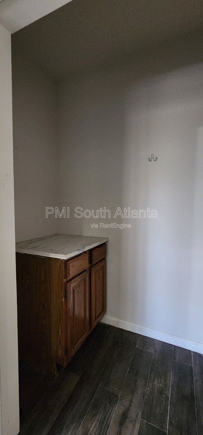 Photo - 755 Castlebrooke Way SE