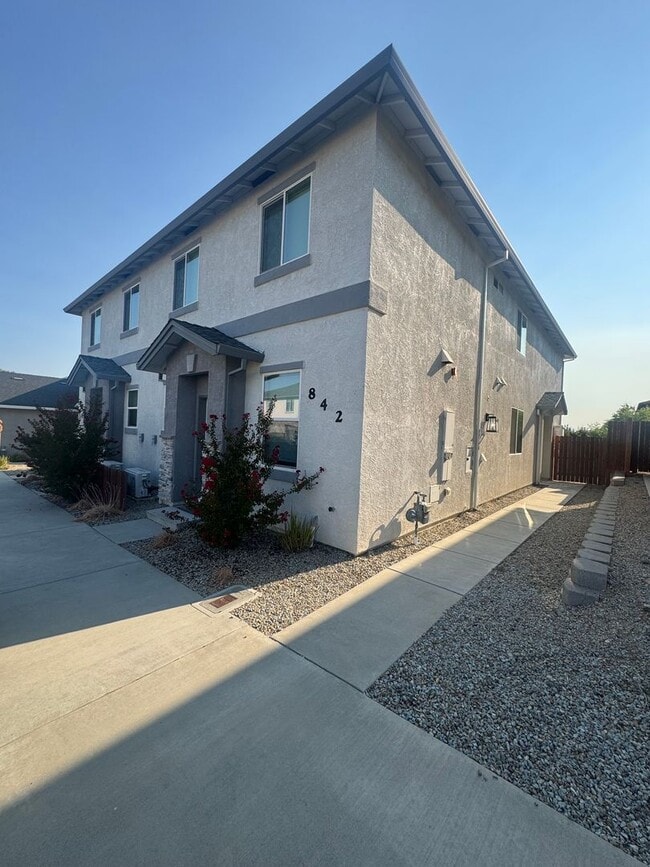 Building Photo - 842 Mission De Oro Dr Unit B