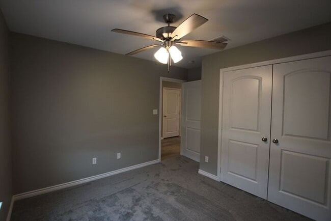 Photo - Beautiful 3 Bedroom 2 Bathroom Townhouse i...
