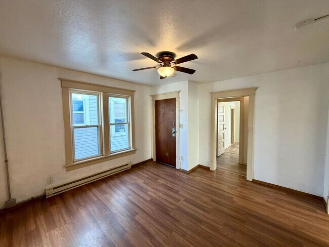 724 Washington St Unit Upper