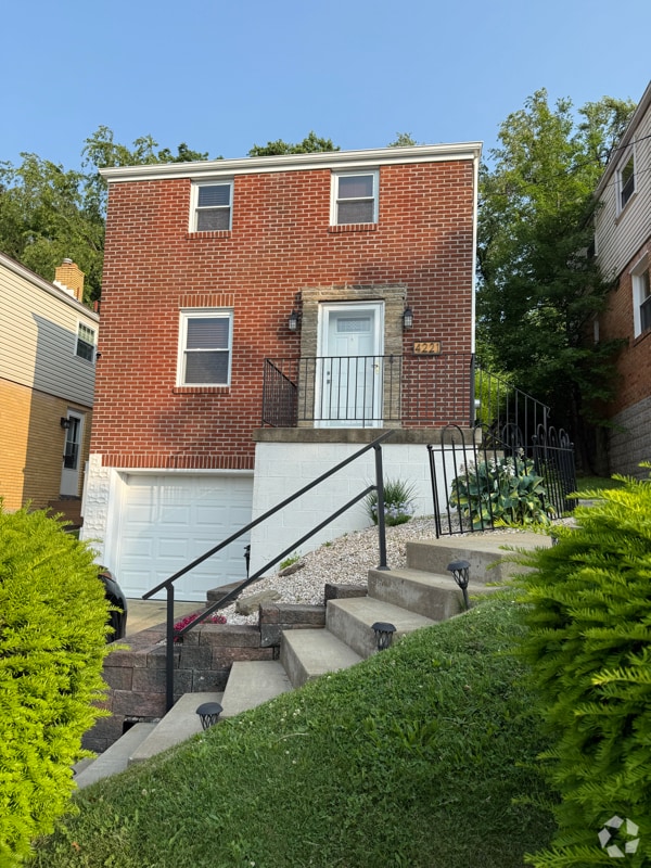 Building Photo - 4221 Tuxey Ave Rental