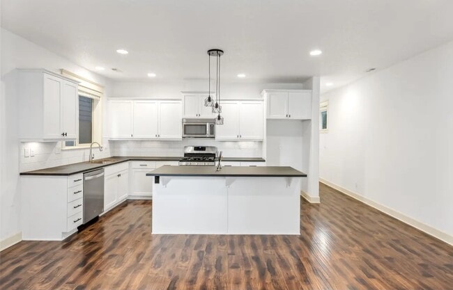 Photo - 8826 SW Spruce St