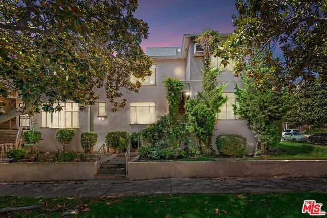Building Photo - 10301 1/2 Ilona Ave Rental