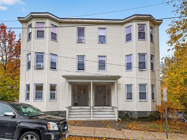 Building Photo - 114 Woodstock St