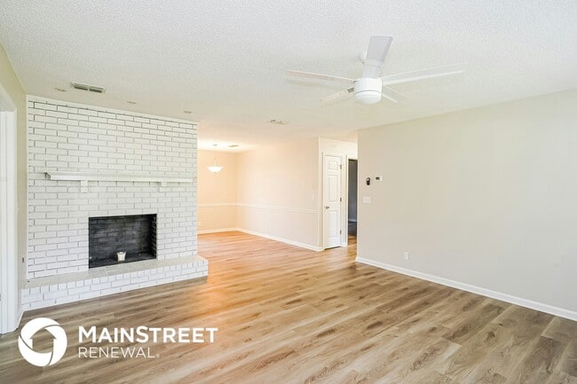 Photo - 421 Jonquil Ct