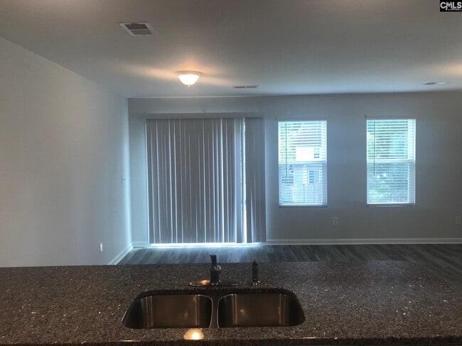 Photo - 1069 Roscoe Rd