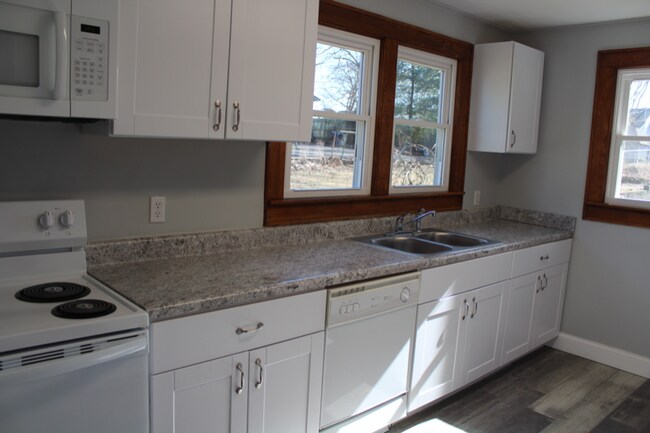 Photo - 621 Lamont St