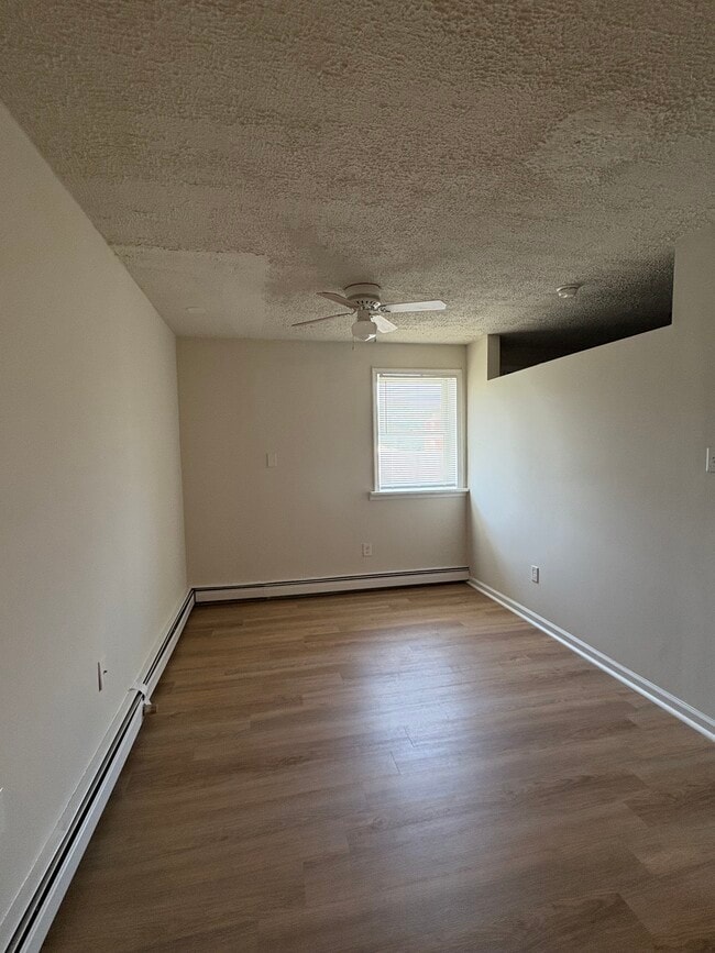 Photo - Riveredge Square Apartments