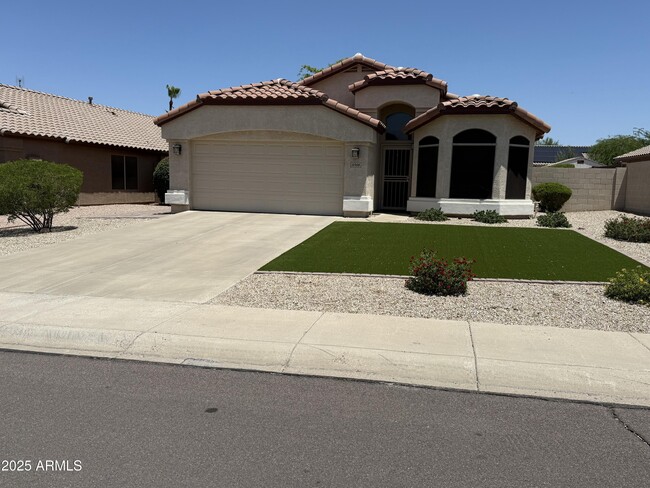 Photo - 10308 W Jessie Ln House