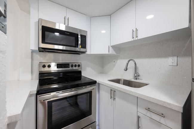 Photo - 1811 NW 19th Terr