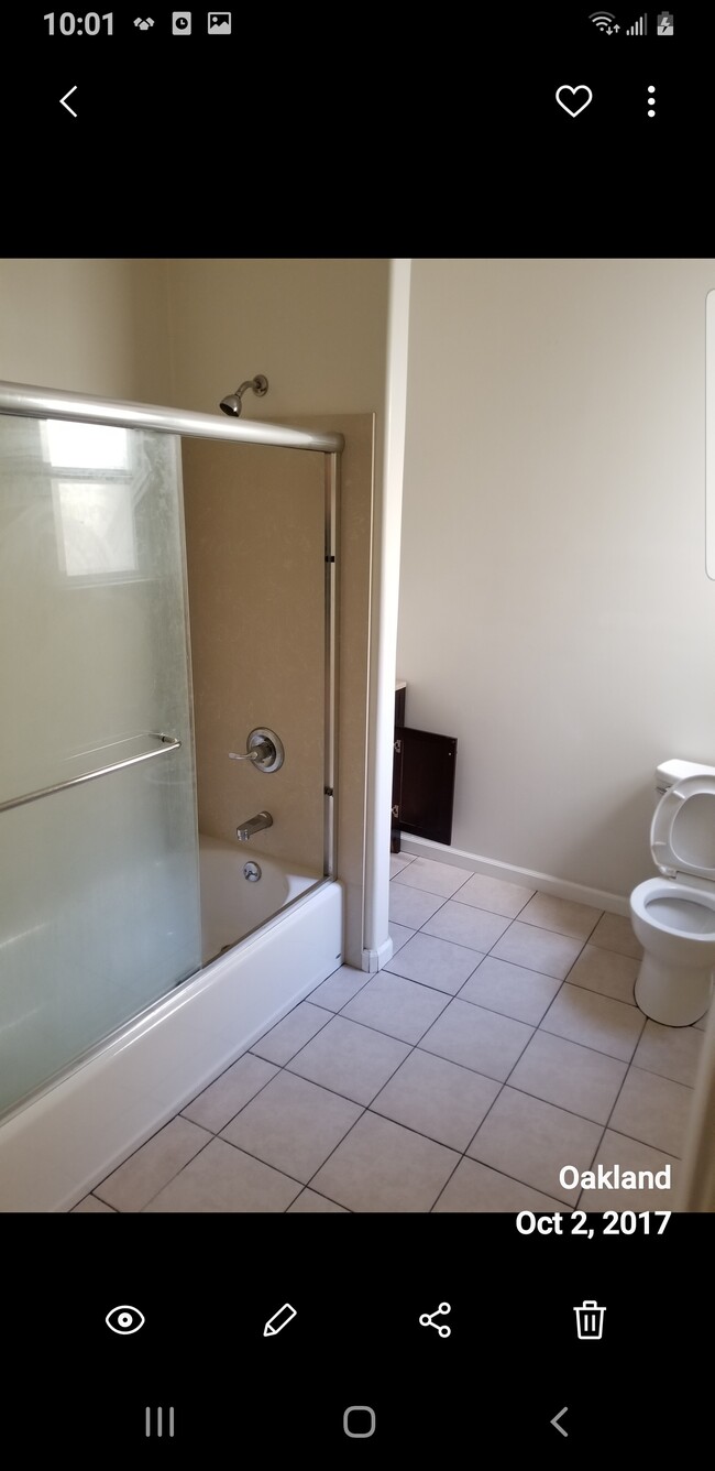 Photo - 824 Webster St