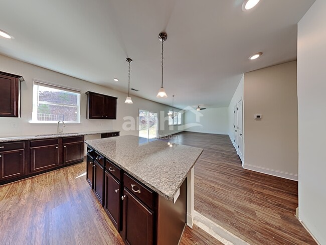 1279 Ashlyn Ct