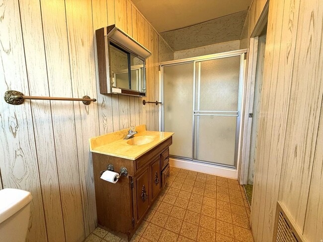 Photo - 220 W 200 N St
