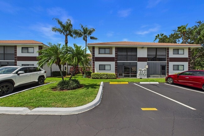 Photo - 15451 Pembridge Dr Unit 203