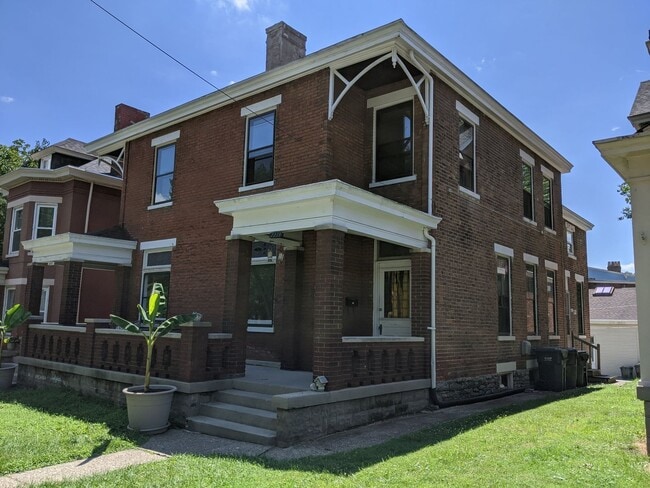 Building Photo - 2219 Scott St Unit 2219 Scott Blvd.