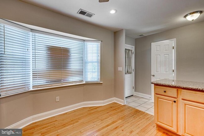 Photo - 1663 Hart Ct