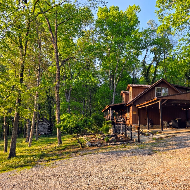 Photo - 1115 Bear Creek Pike