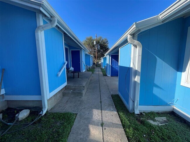 Photo - 8208 Sam Rayburn Dr